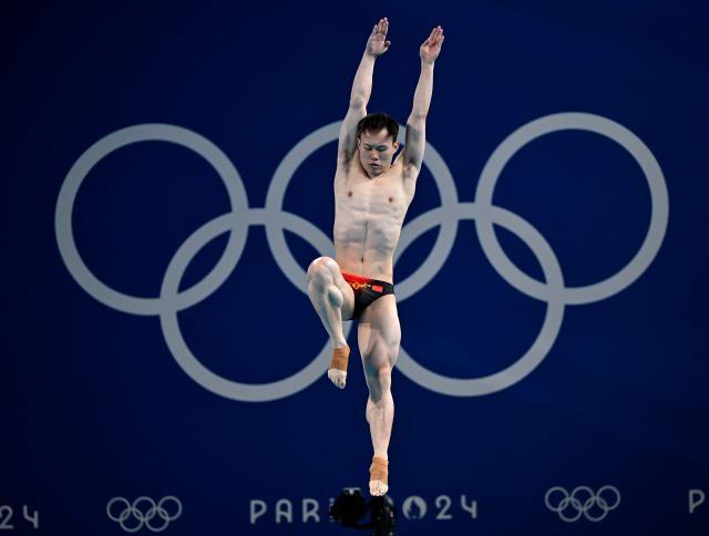 1723128192772008990.jpg 巴黎奥运会|跳水——男子3米板决赛赛况XxjpseC011240_20240808_MVPFN0A001.jpg